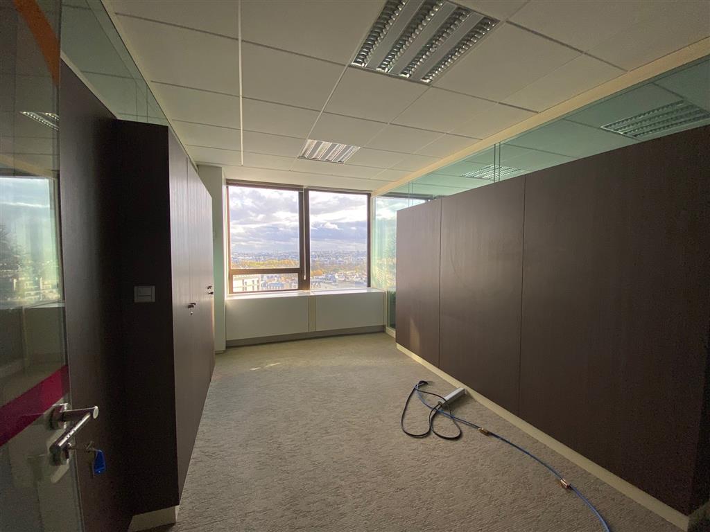 Tour Montparnasse, à louer une surface de bureaux de 47 m²