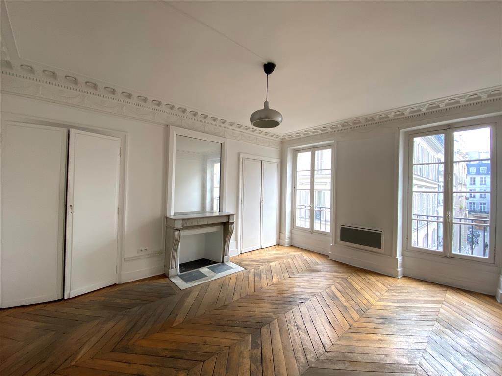 Entre les Tuileries et Opéra bureaux de 89,5m²