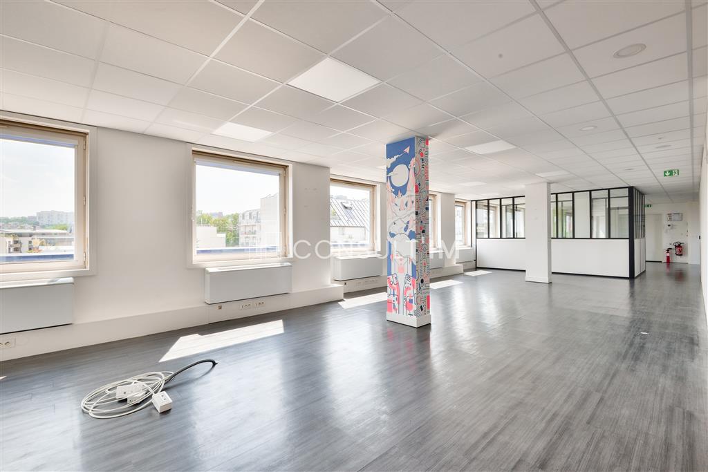 A vendre Bureaux 303 m² Suresnes