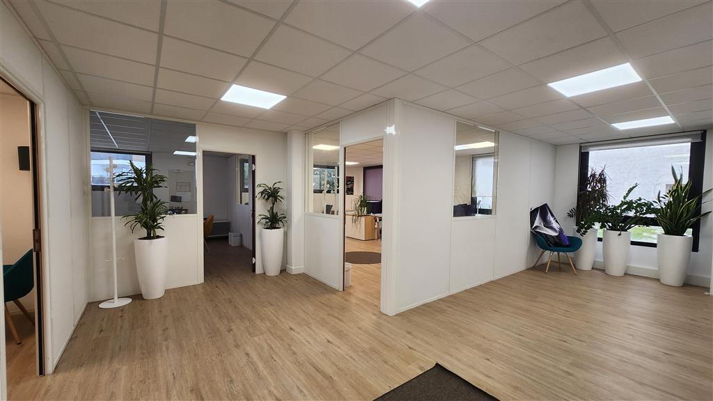 Plateau de bureaux à louer en excellent état