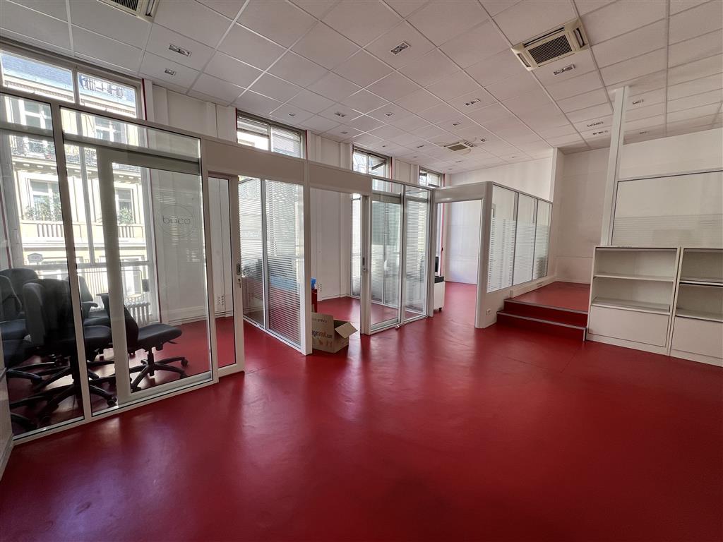 71m² de bureaux à louer proche du parc Monceau