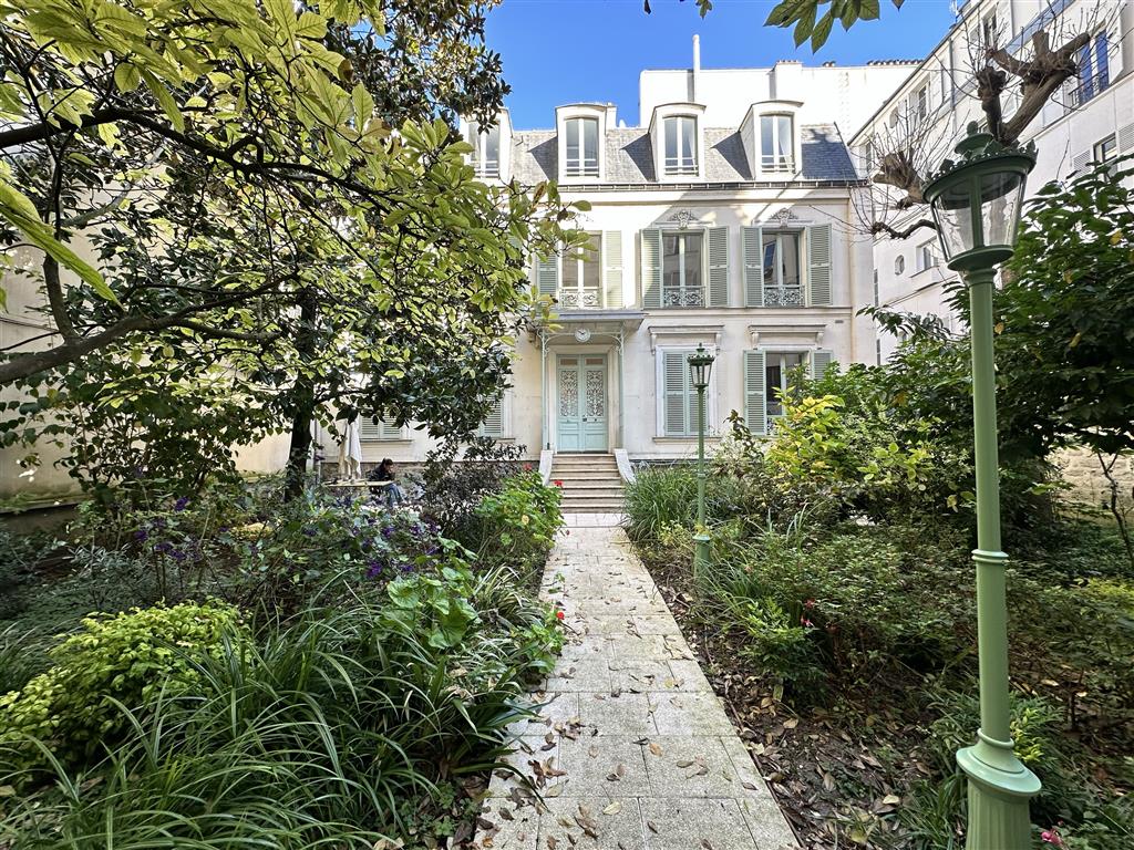 Magnifique Hôtel Particulier avec jardin