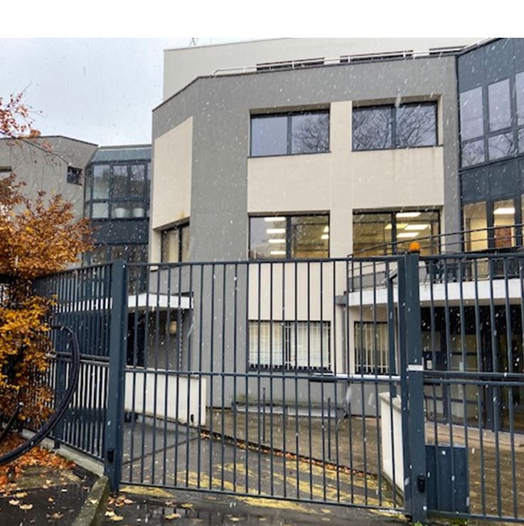 A proximité du Métro Mairie de Clichy, 145 m² à louer