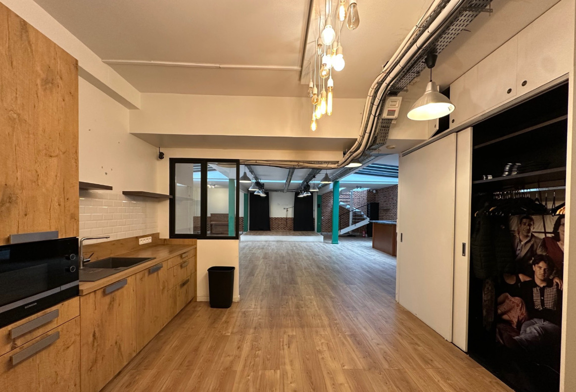 A vendre bureaux rénovés style loft en duplex ! A VOIR ABSOLUMENT !