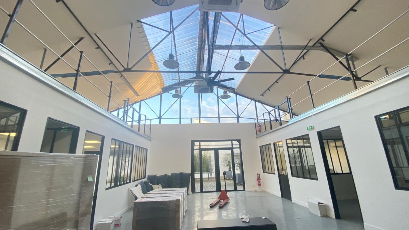 Activité non divisible de 700 m² à louer et à vendre à Bois-Colombes