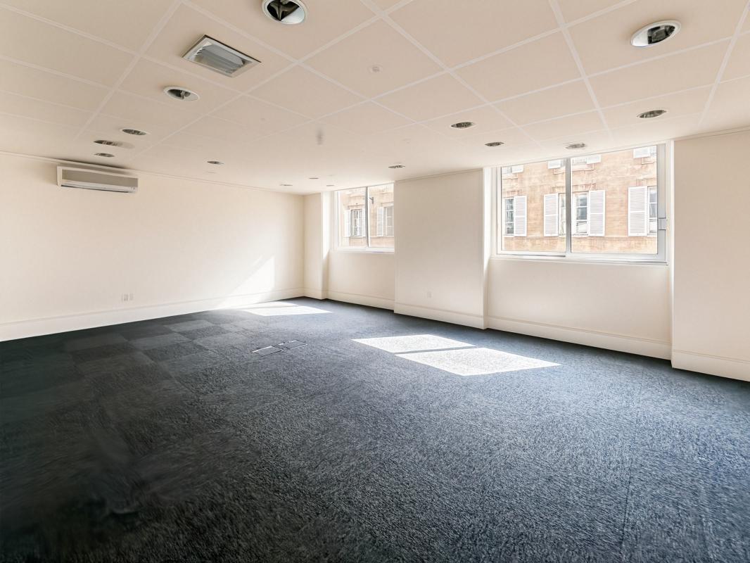 Bureau à louer - Paris 10 (75010) - 275 m² - 8 021 €/mois