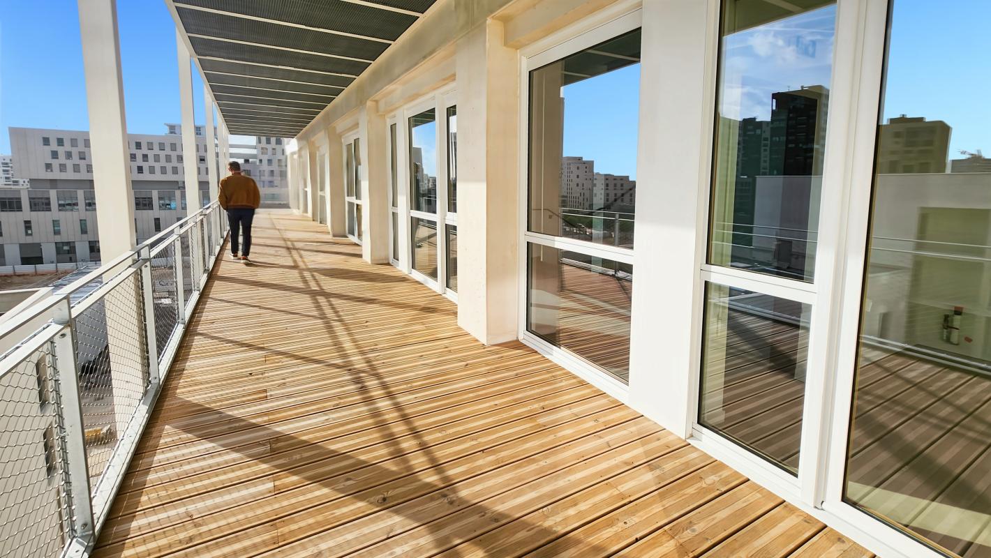 Immeuble neuf tout service à louer