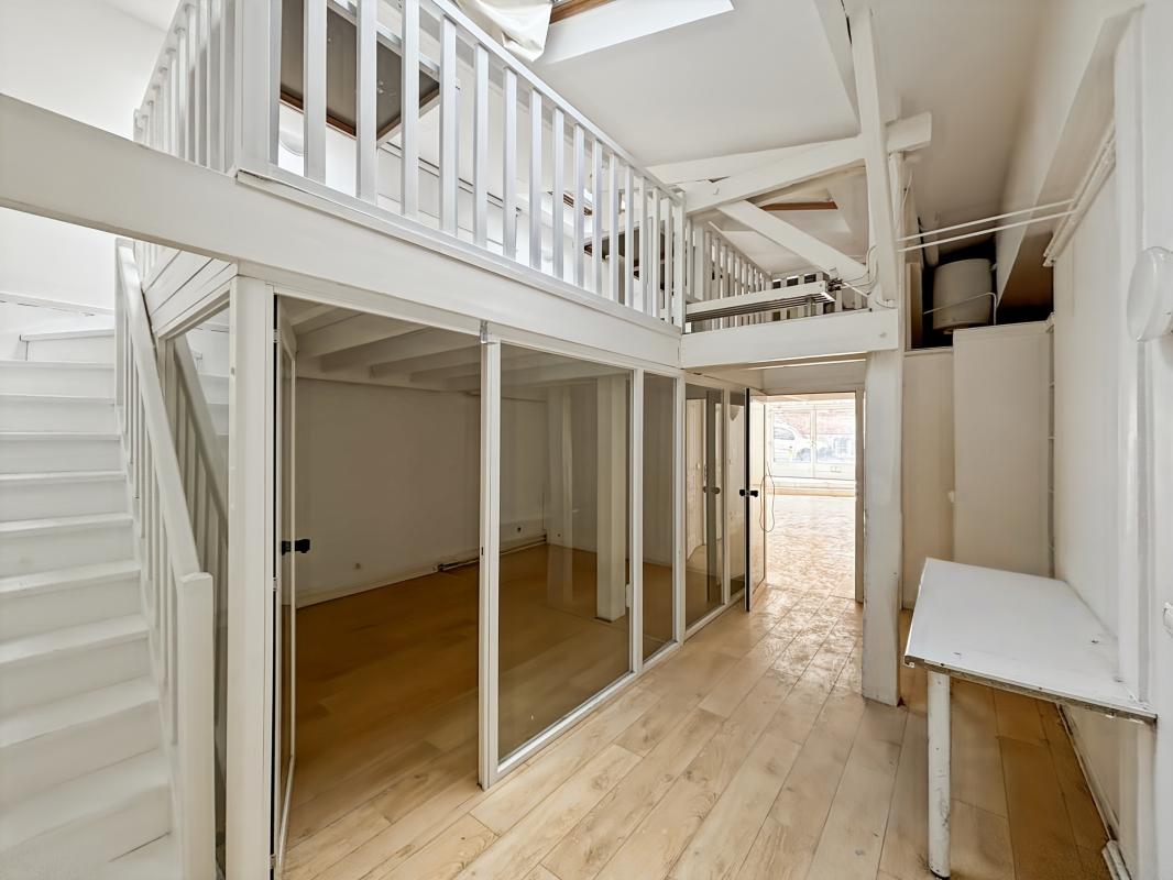 Bureau à louer - Paris 11 (75011) - 100 m² - 2 700 €/mois