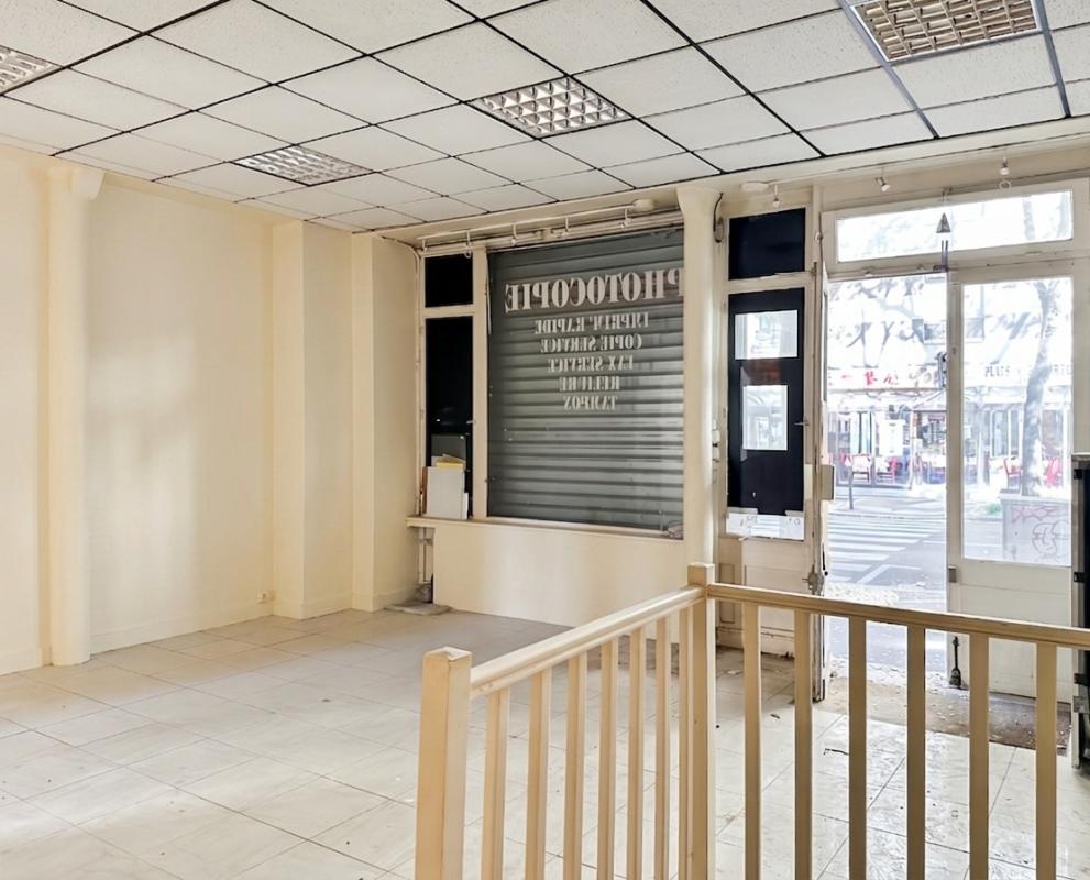 À deux pas de Guy Môquet, boutique double exposition