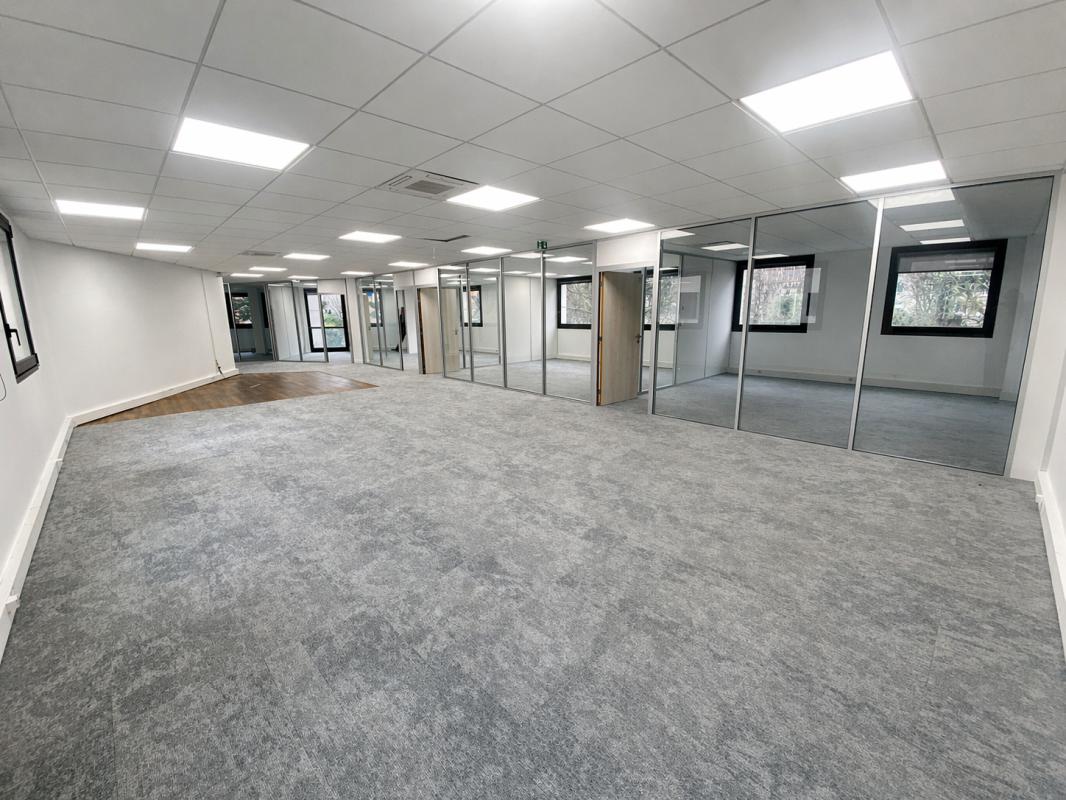 Belle surface de bureaux