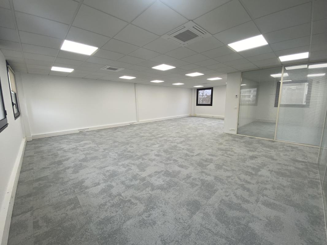 Belle surface de bureaux