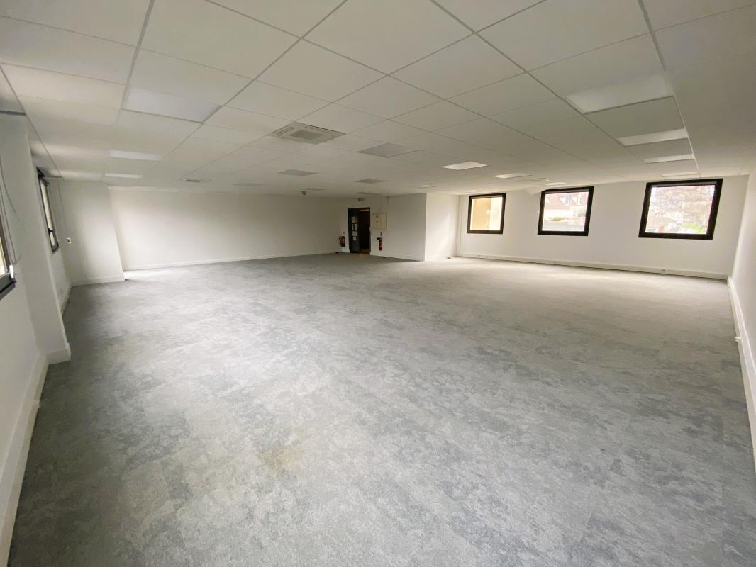 Belle surface de bureaux