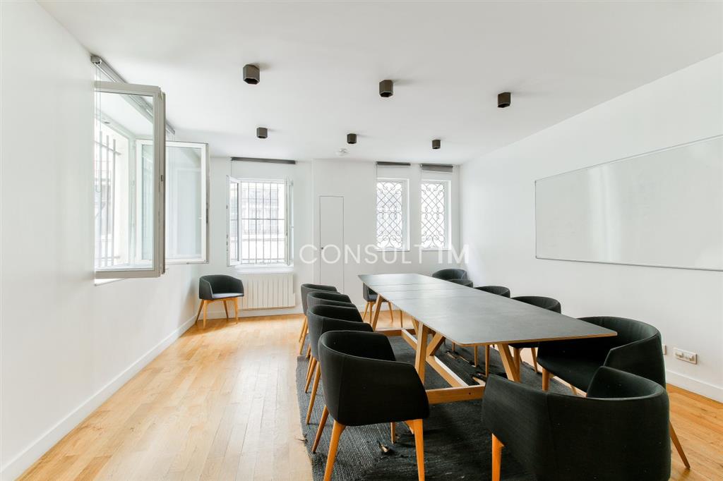 Bureau à louer - Paris 10 (75010) - 52 m² - 3 151 €/mois