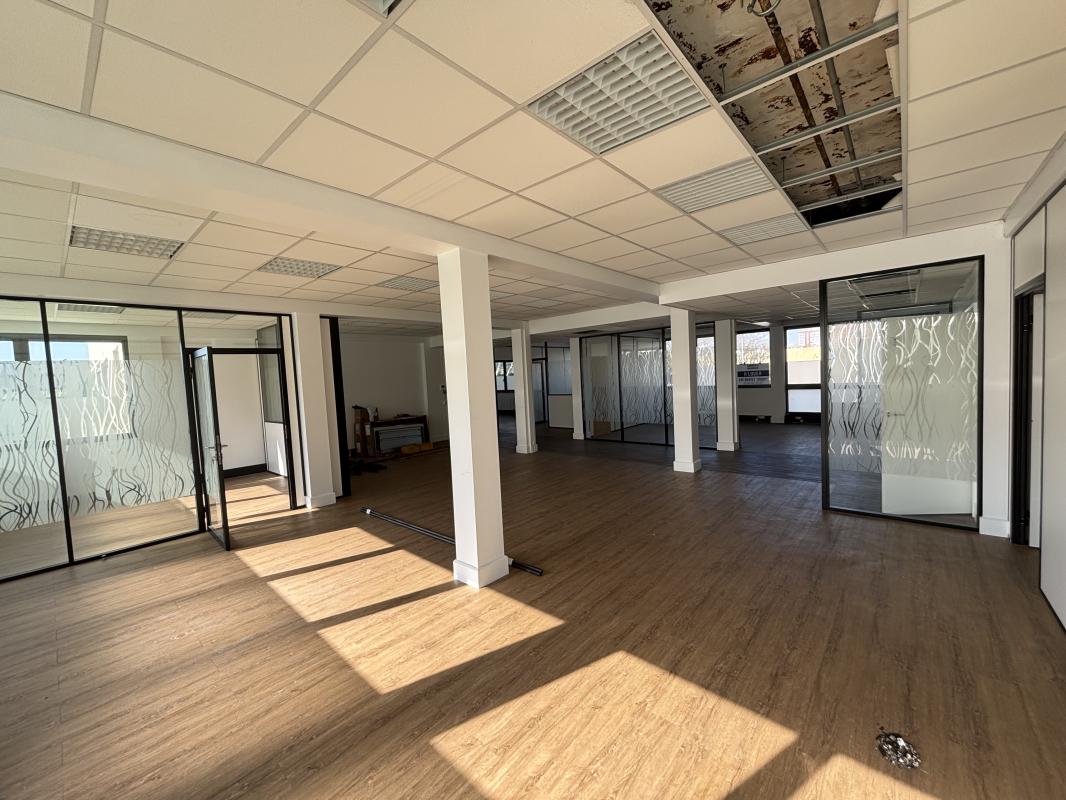 Bureau à louer - Colombes (92700) - 241 m² - 3 615 €/mois