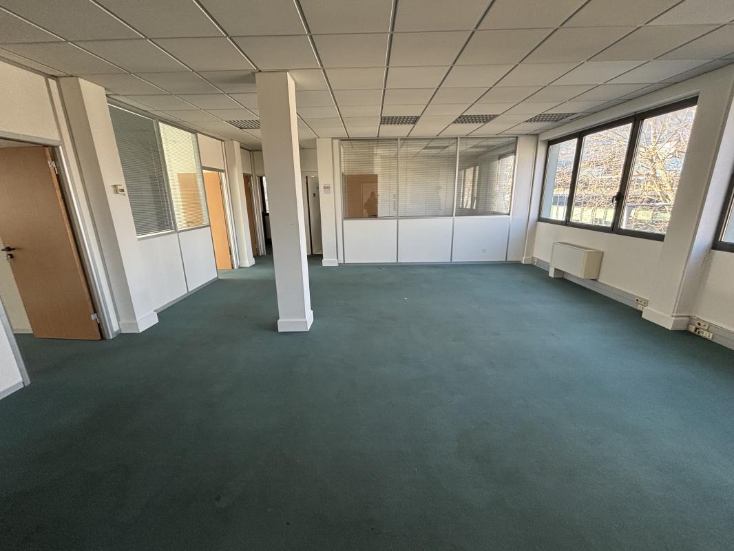 Bureau à louer - Colombes (92700) - 164 m² - 2 460 €/mois