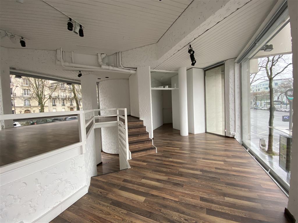 Bureau à louer - Paris 16 (75016) - 100 m² - 3 000 €/mois