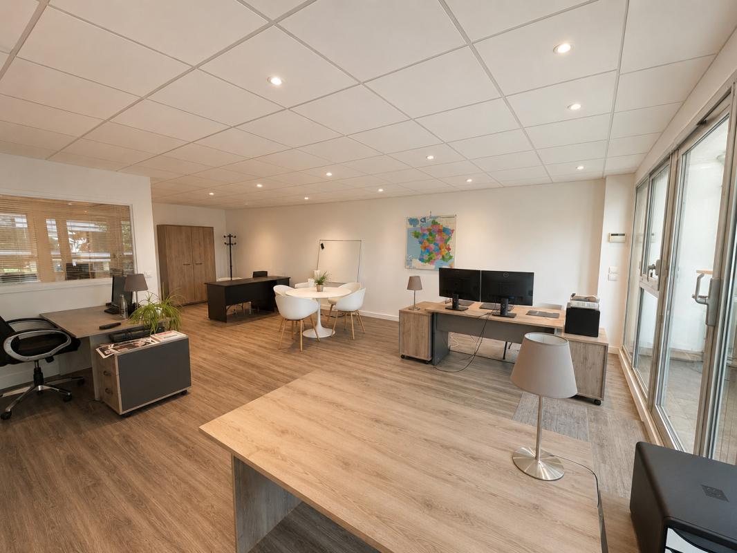 Bureaux au 1er étage sur l'île de la jatte