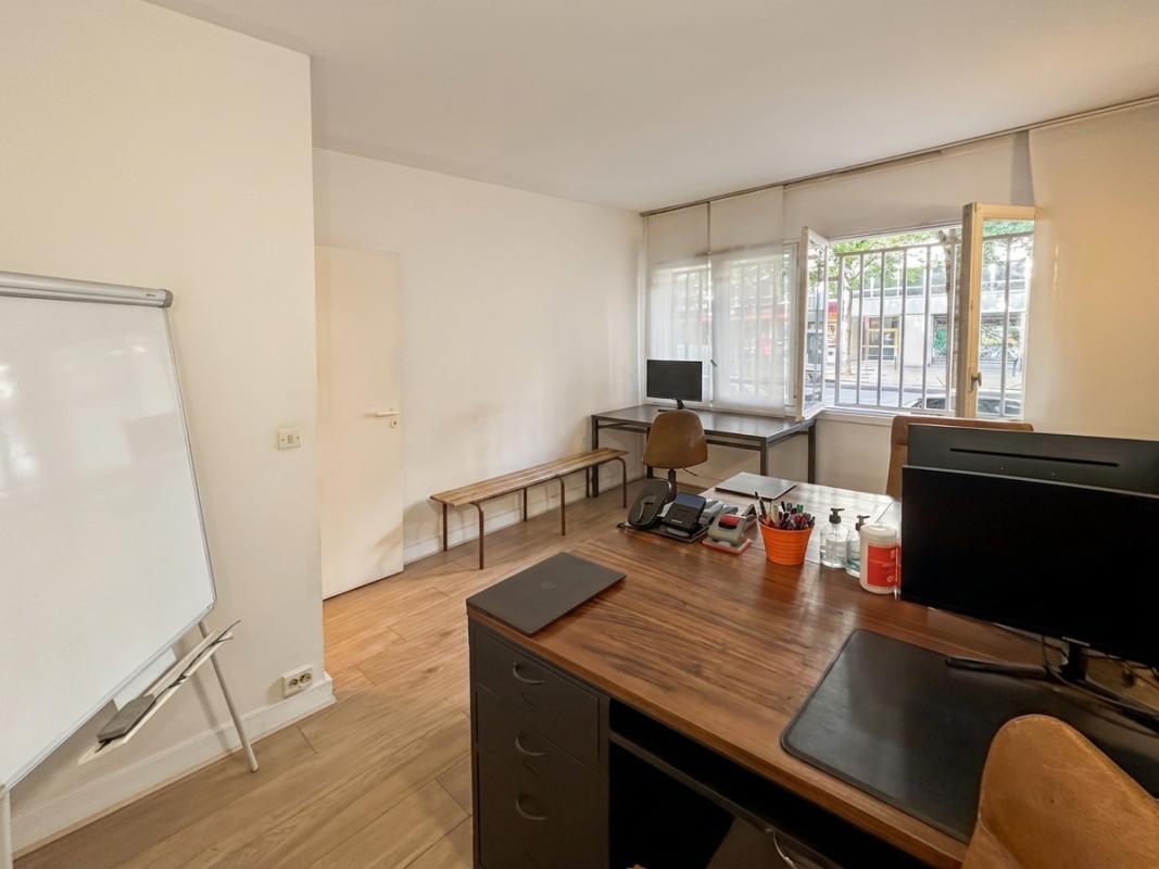 bureaux en RDC donnant sur rue