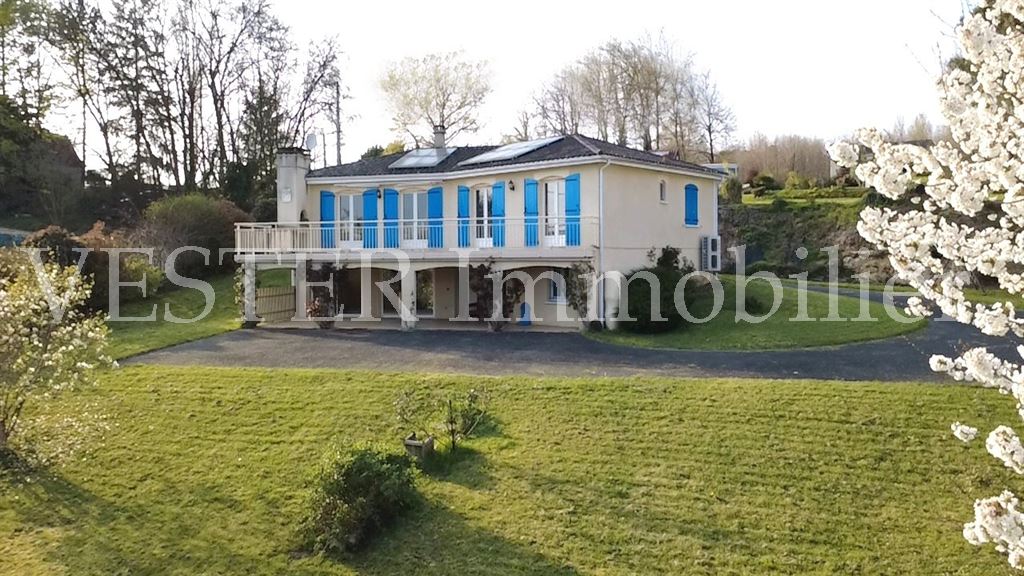 Grande maison avec superbe vue