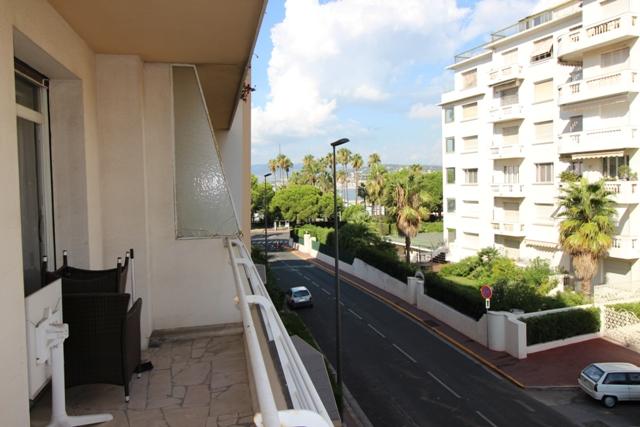 A VENDRE BEAU 2 PIECES - CANNES PALM BEACH - Photo 2