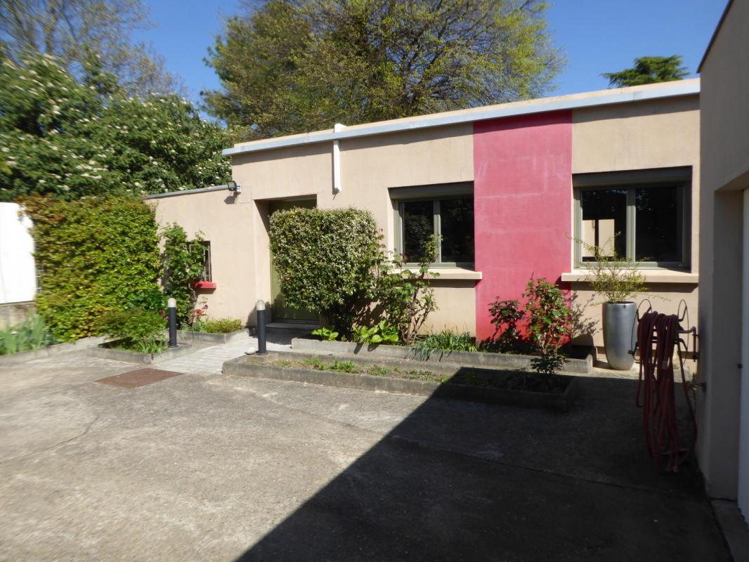 MAISON 144m2 avec 836 m2 de TERRAIN  à ROSNY SOUS BOIS.  PRIX HAI : 749 000€ - Photo 2