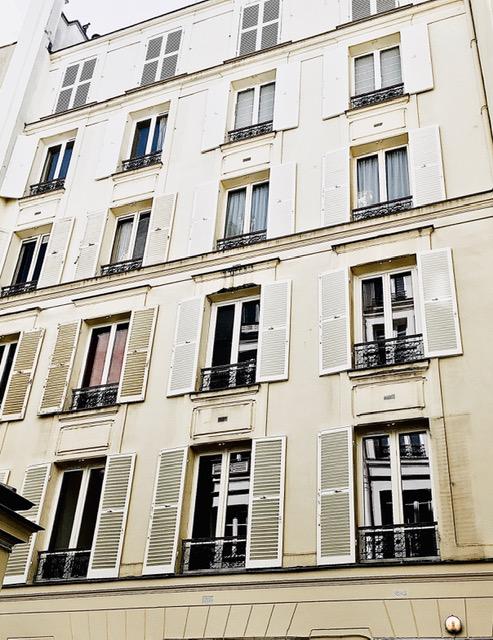 EXCEPTIONNEL - APPARTEMENT 2 PIÈCES 48 m² + CAVE 11 m² - PARIS 6e ARRONDISSEMENT - RUE DE SÈVRES - À VENDRE - Photo 2
