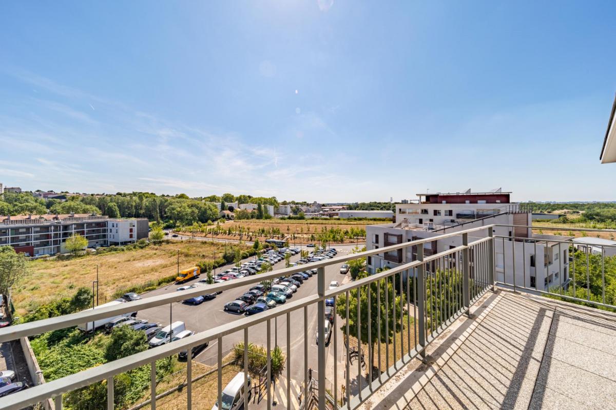 LIMEIL-BREVANNES - APPARTEMENT QUATRE PIECES - 80M2 - 3 CHAMBRES - BOX - DERNIER ETAGE - Photo 3