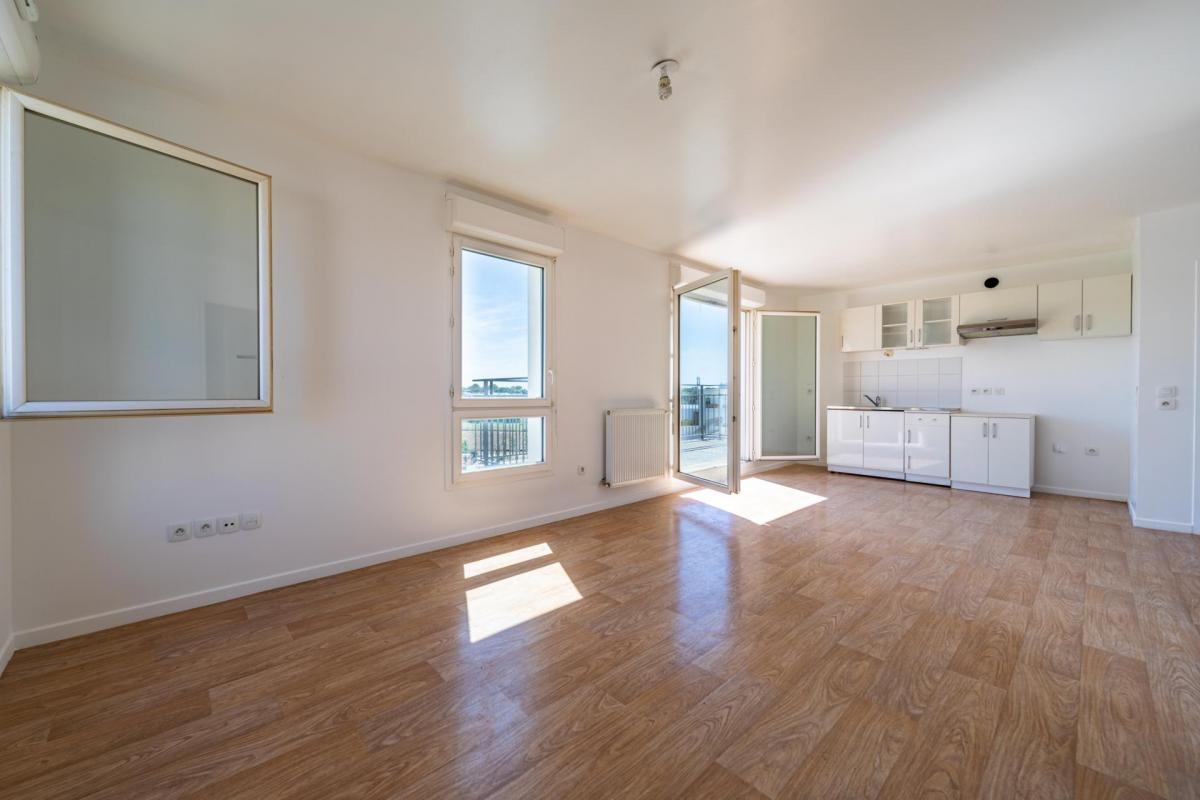 LIMEIL-BREVANNES - APPARTEMENT QUATRE PIECES - 80M2 - 3 CHAMBRES - BOX - DERNIER ETAGE - Photo 4
