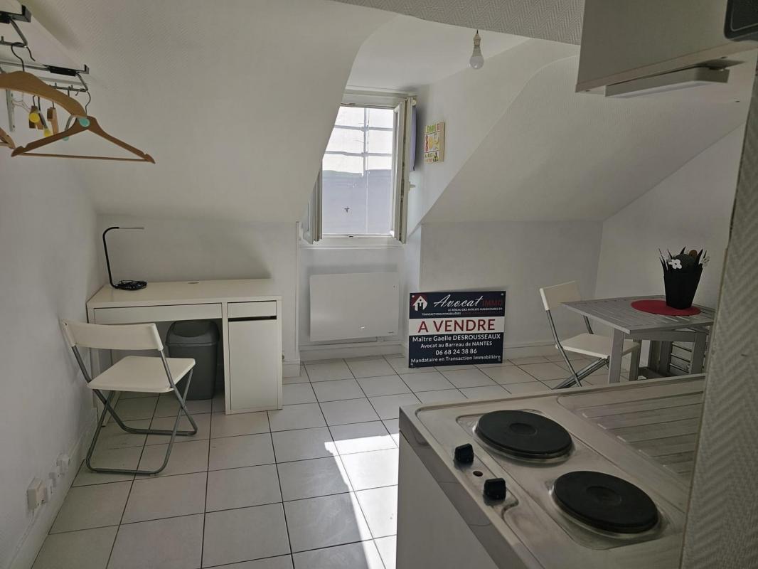 STUDIO DE 16 m2 idéalement situé Cours des 50 otages à NANTES - Photo 2