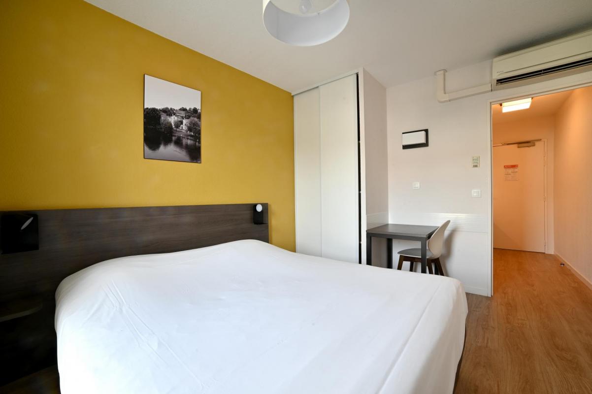 VENDS STUDIO 19M2 RESIDENCE DE TOURISME 3 ETOILES POITIERS - Photo 2