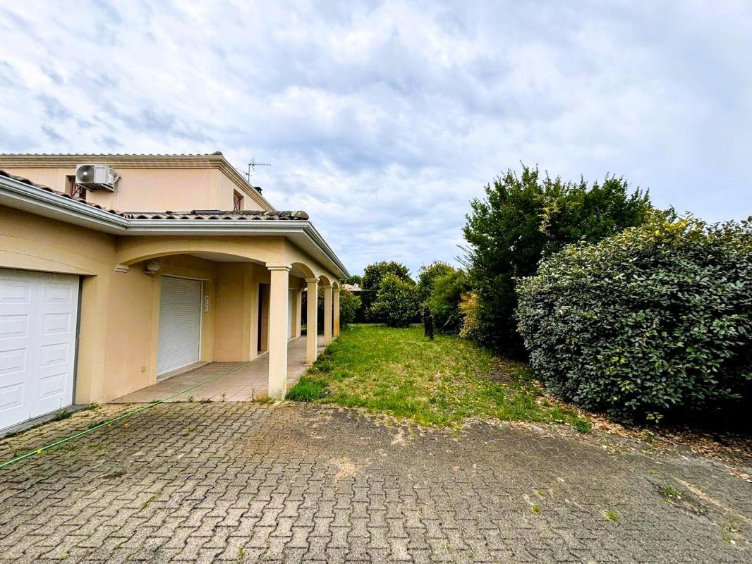 Maison individuelle à GUJAN-MESTRAS – 7 pièces avec dépendance, garage, jardin, piscine et terrasse - Photo 2