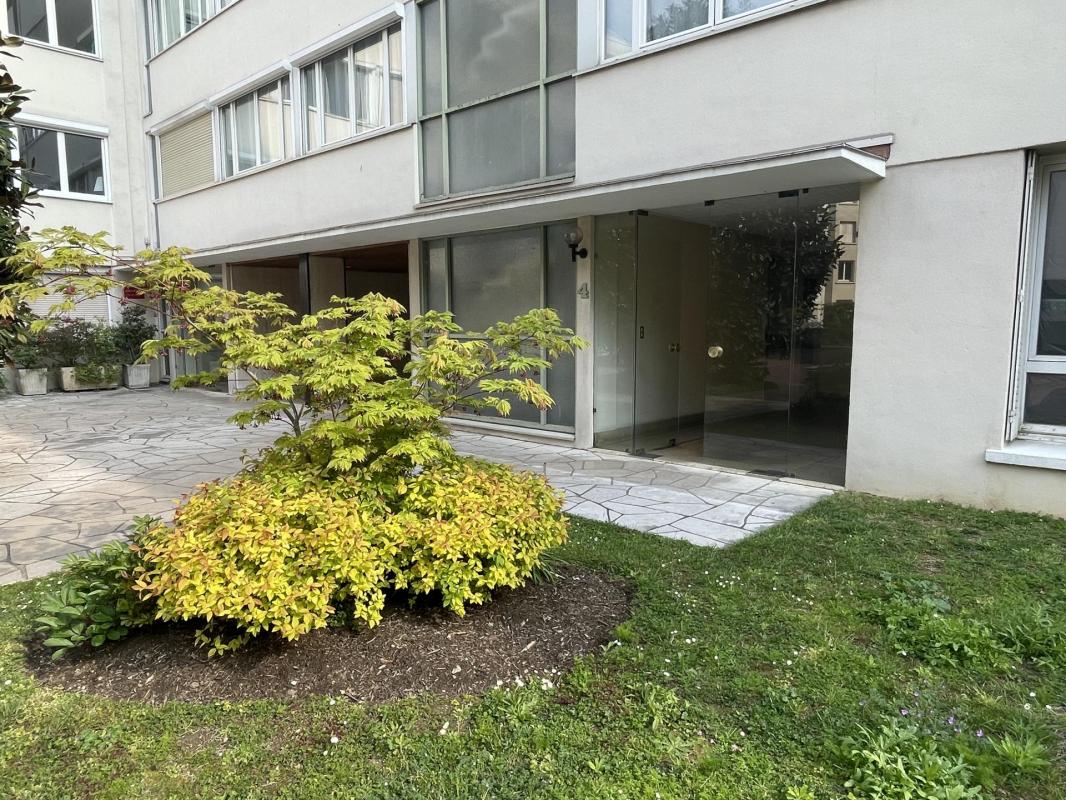 Appartement à Vendre dans résidence calme  à Neuilly F4 - 70M2 - Photo 4