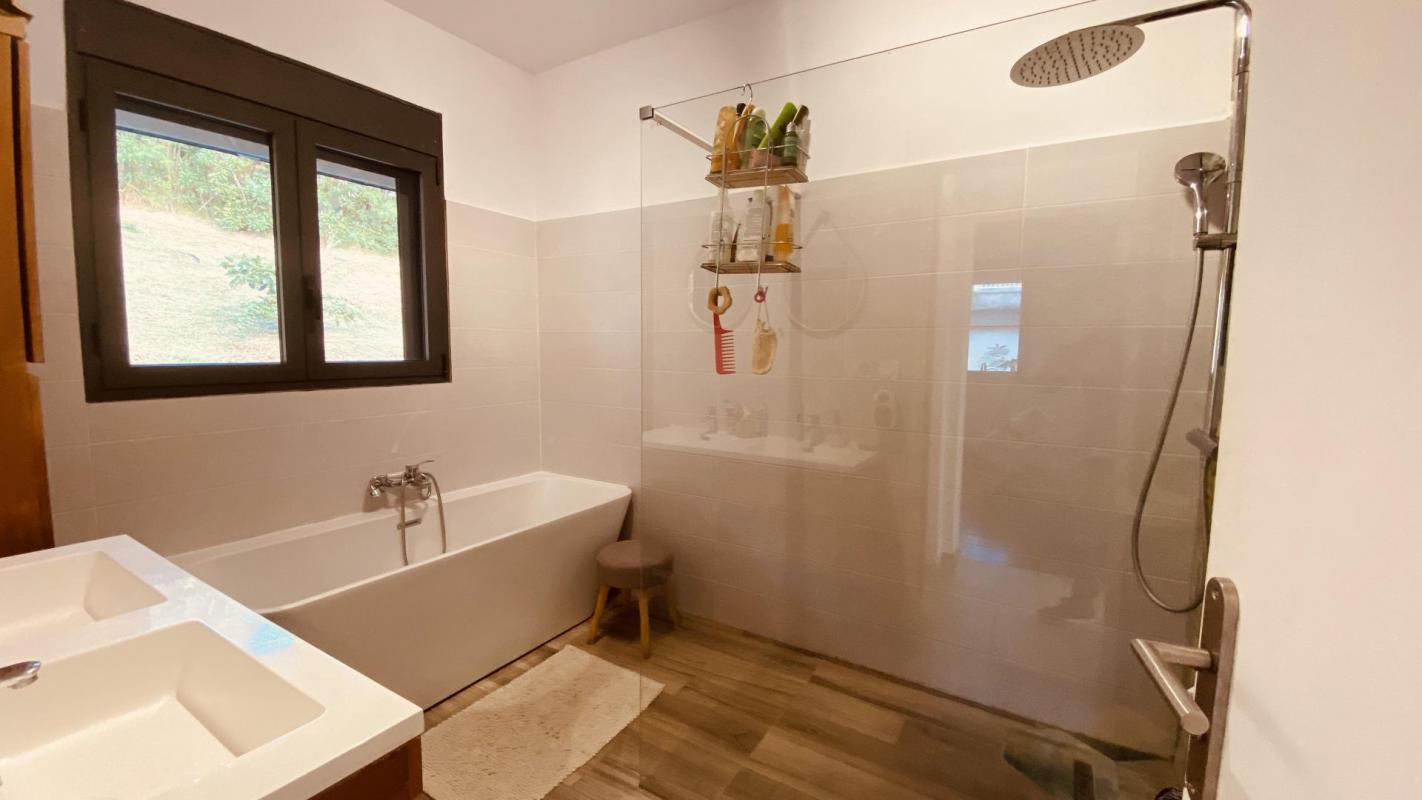 VILLA RARE AVEC VUE IMPRENABLE SUR LA MER - 97400 SAINT-DENIS - Photo 4