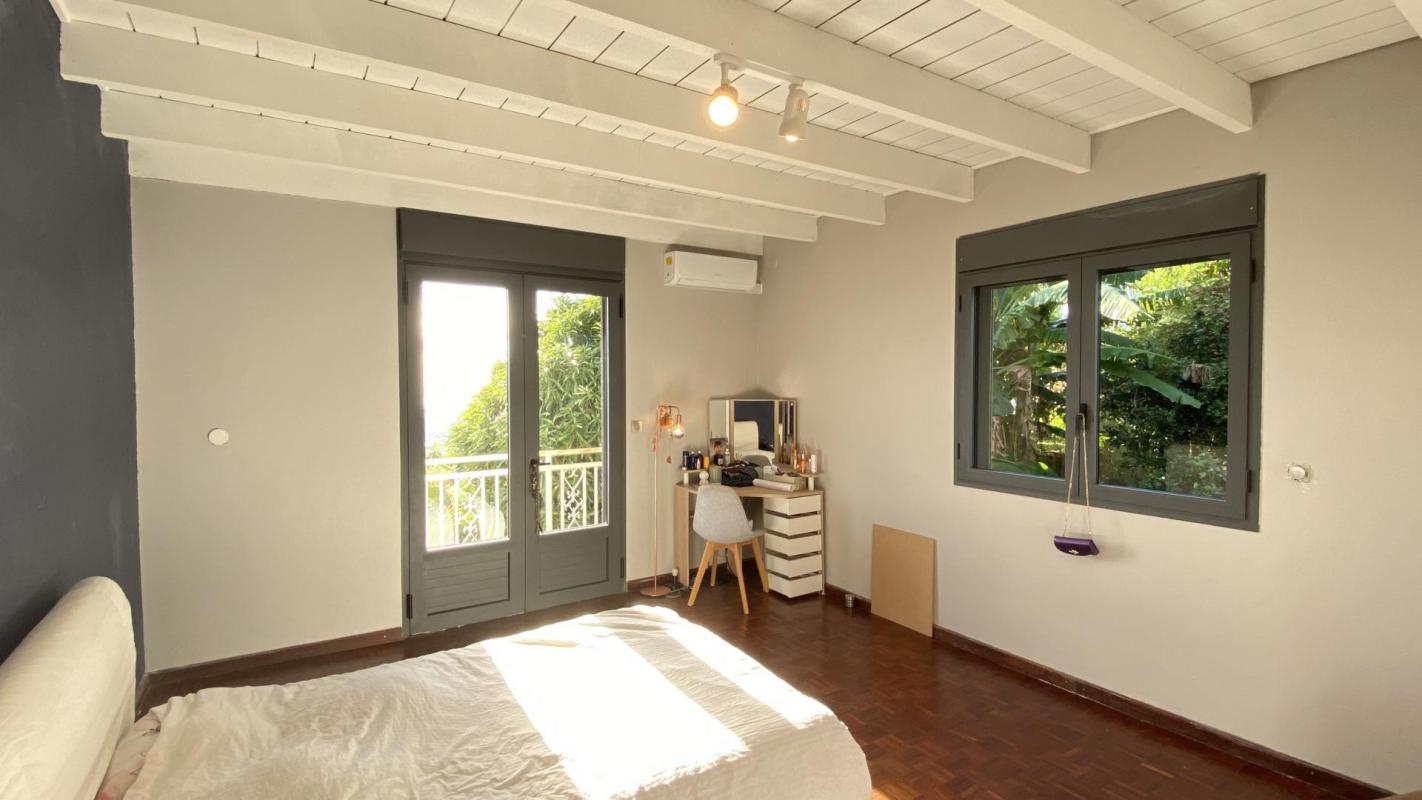 VILLA RARE AVEC VUE IMPRENABLE SUR LA MER - 97400 SAINT-DENIS - Photo 5