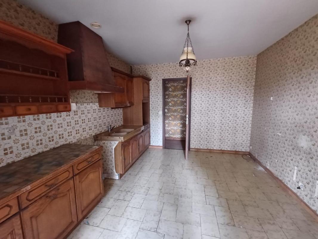 MAISON  ANCIENNE SUR TERRAIN DE 2 000 m² à PUILBOREAU (5 minutes de LA ROCHELLE) - Photo 4