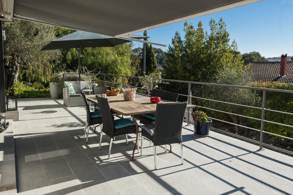 A VENDRE  SUPERBE MAISON PISCINE JARDIN MOUGINS 06 - Photo 3