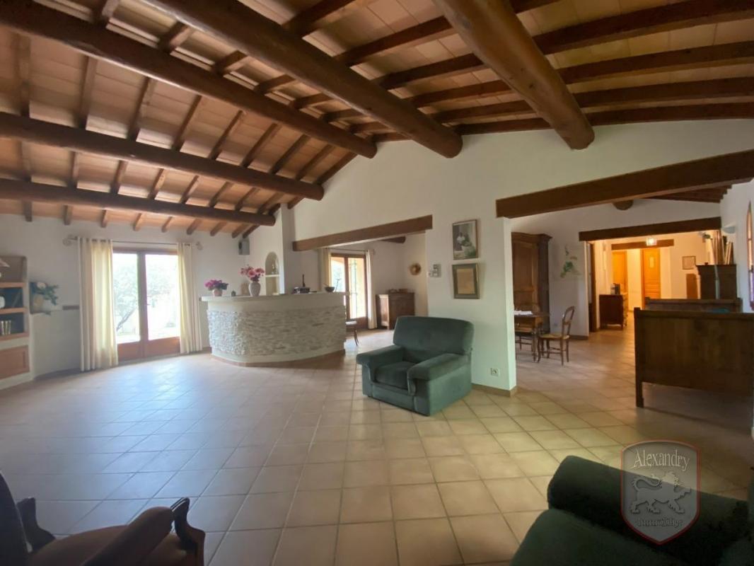 Une agréable Maison de 230,79 m² - 7 chambres - parcelle 1645 m²  - TAVEL - Photo 3