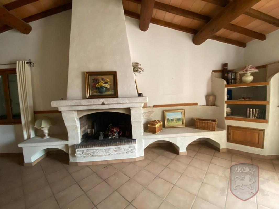 Une agréable Maison de 230,79 m² - 7 chambres - parcelle 1645 m²  - TAVEL - Photo 4