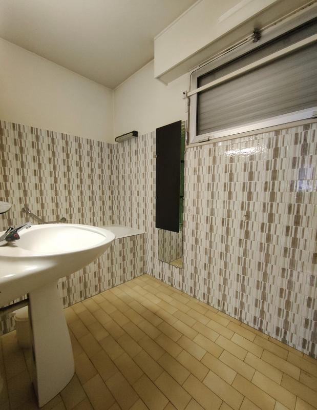 Dernier étage - ascenseur - terrasse 32m2 - Photo 4
