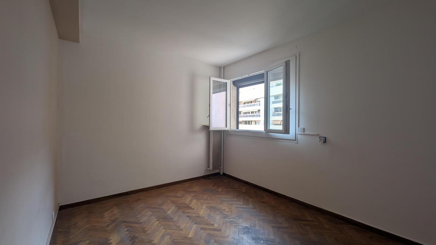 À vendre – Appartement T3 de 76 m² avec grande terrasse et véranda – Marseille 5e - Photo 3
