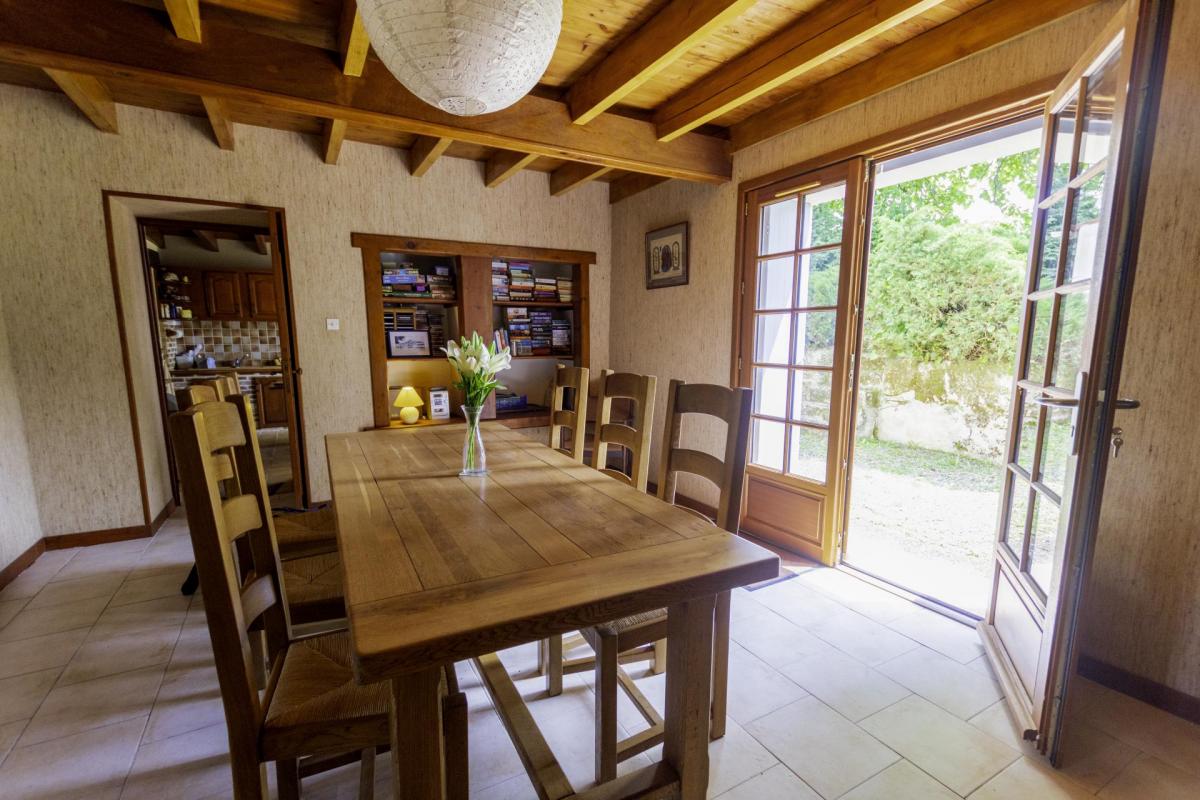 BURIE (17) : Maison d’habitation de 165 m² avec grand jardin au cœur du bourg - Photo 5