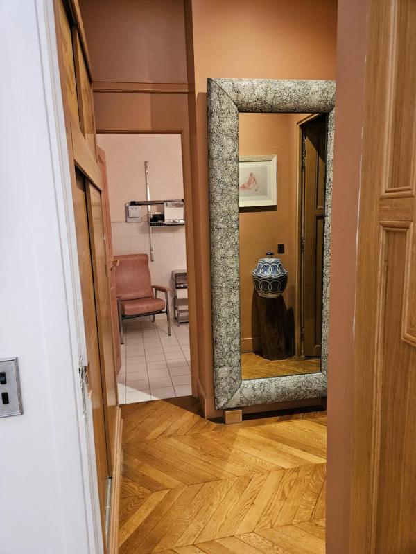 Très beau cabinet médical de 12 pièces de 270 m2  situé dans le 16ème arrondissement - Photo 5