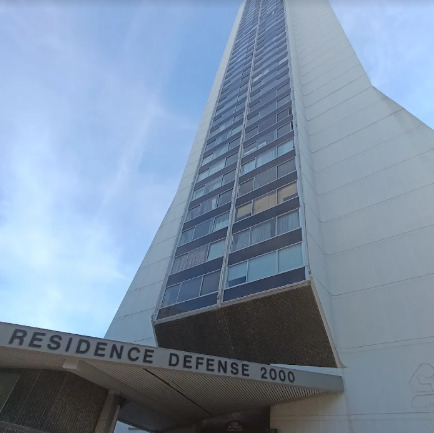 Superbe appartement 4 pièces avec vue panoramique – Tour 2000, La Défense, Puteaux - Photo 2