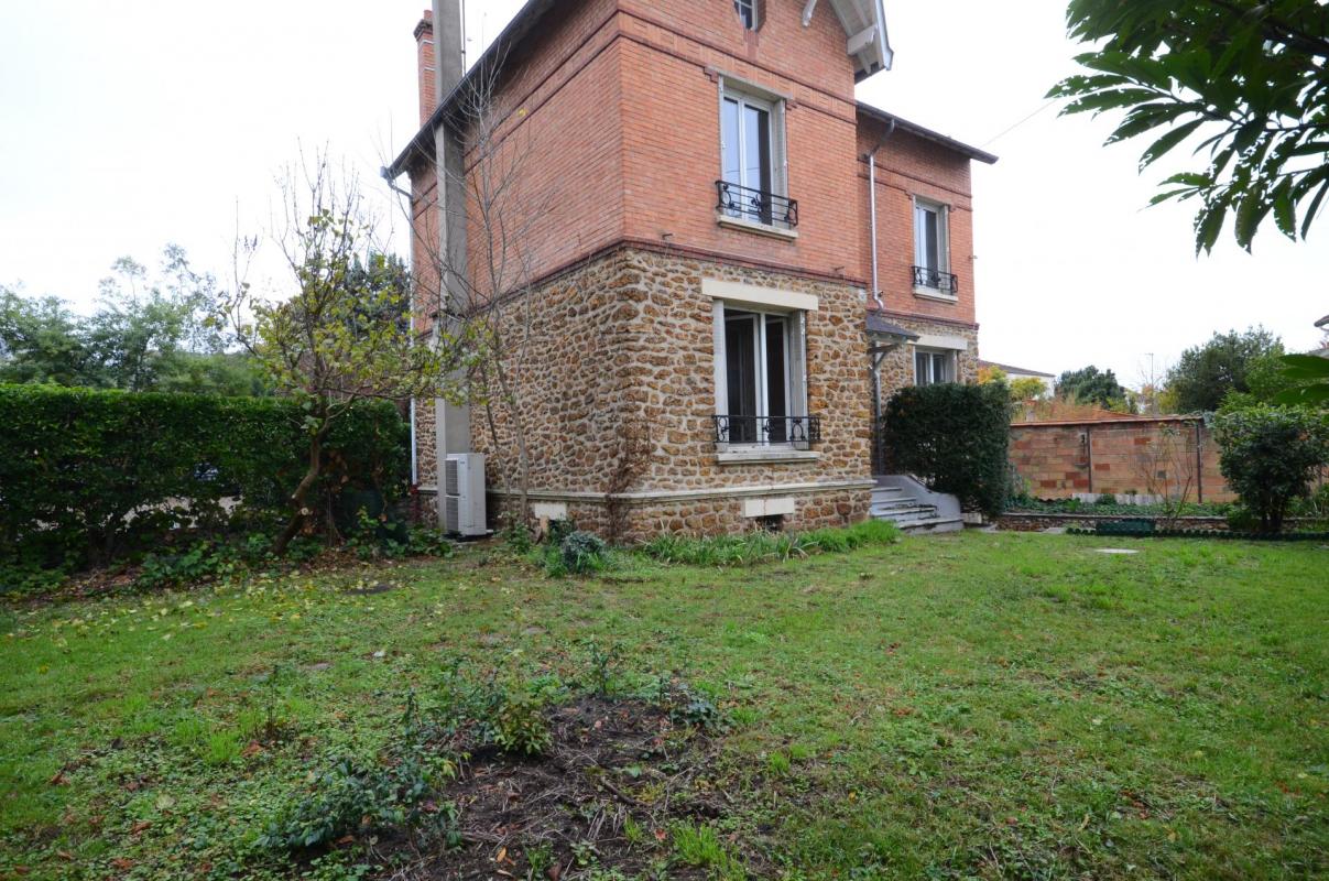 MAISON DE CARACTERE - LA VARENNE SAINT HILAIRE - Photo 2