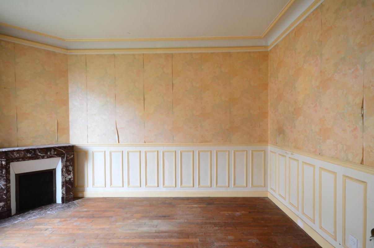 MAISON DE CARACTERE - LA VARENNE SAINT HILAIRE - Photo 5