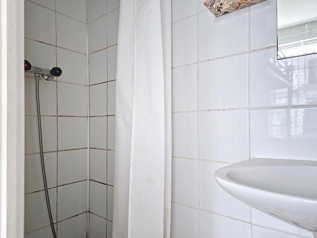 2 pièces 34 m² À RÉNOVER - Rez-de-chaussée - Paris 11e - Photo 4