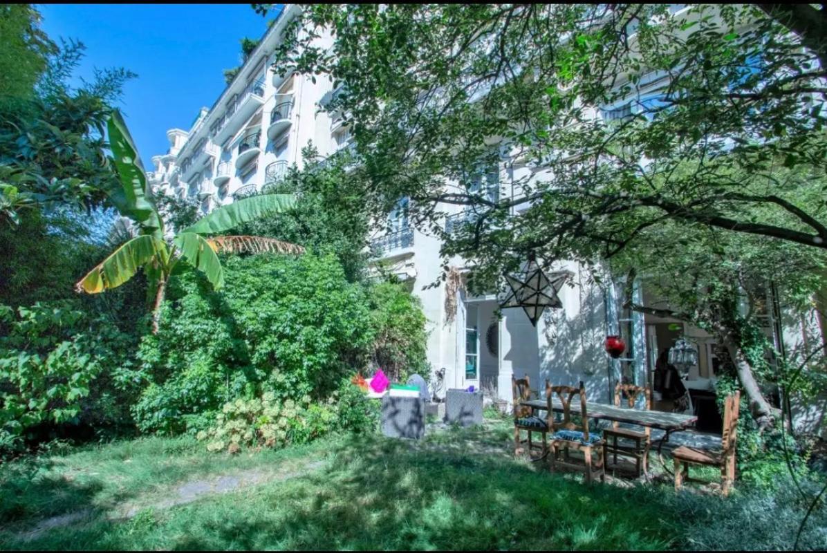 NEUILLY SUR SEINE // BD MAURICE BARRES // 204 m2  avec jardin - Photo 2