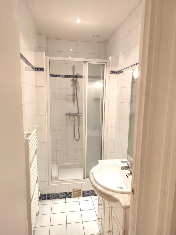 PARIS 7ème A VENDRE APPARTEMENT 2 PIECES 35 M² REZ DE CHAUSSEE QUARTIER CHAMP DE MARS - Photo 5