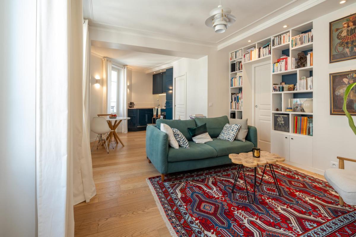 Appartement 4 pièces - 71 m² - Paris 17ème (Courcelles/Cardinet) - 5 ème et dernier étage avec ascenseur -  3 chambres - Photo 2
