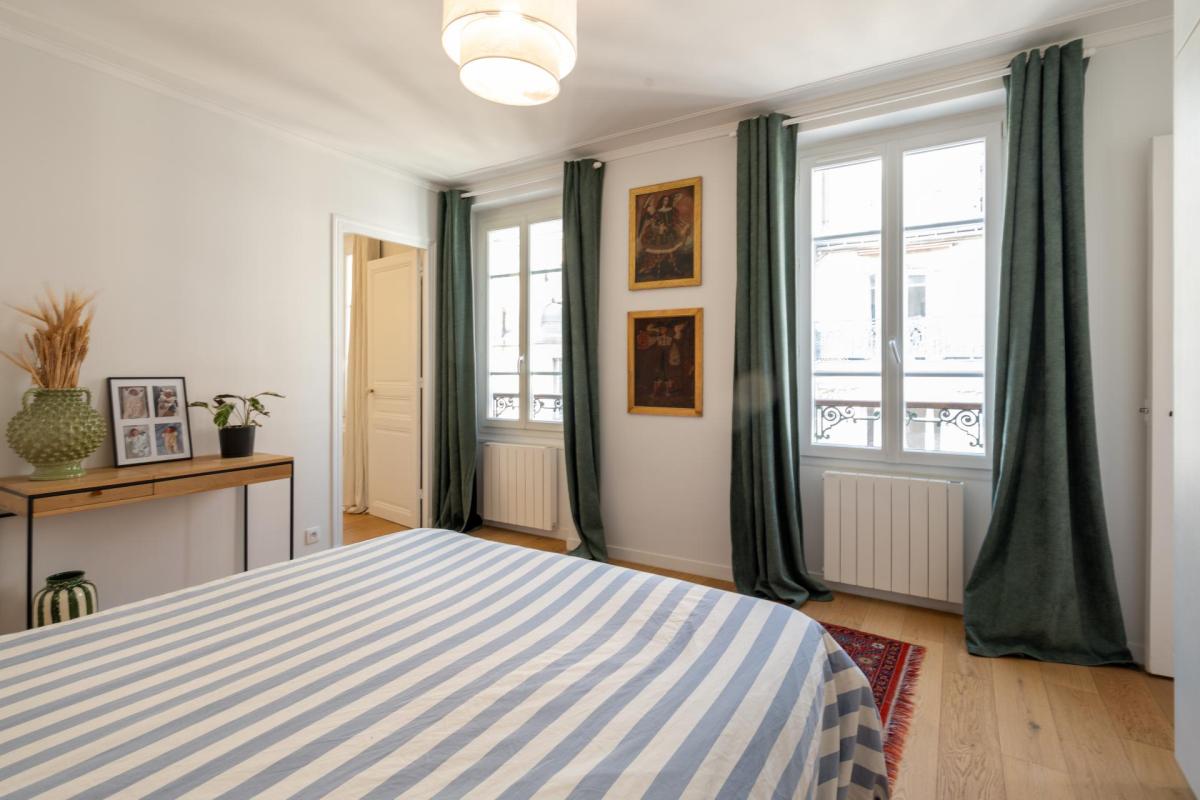 Appartement 4 pièces - 71 m² - Paris 17ème (Courcelles/Cardinet) - 5 ème et dernier étage avec ascenseur -  3 chambres - Photo 5